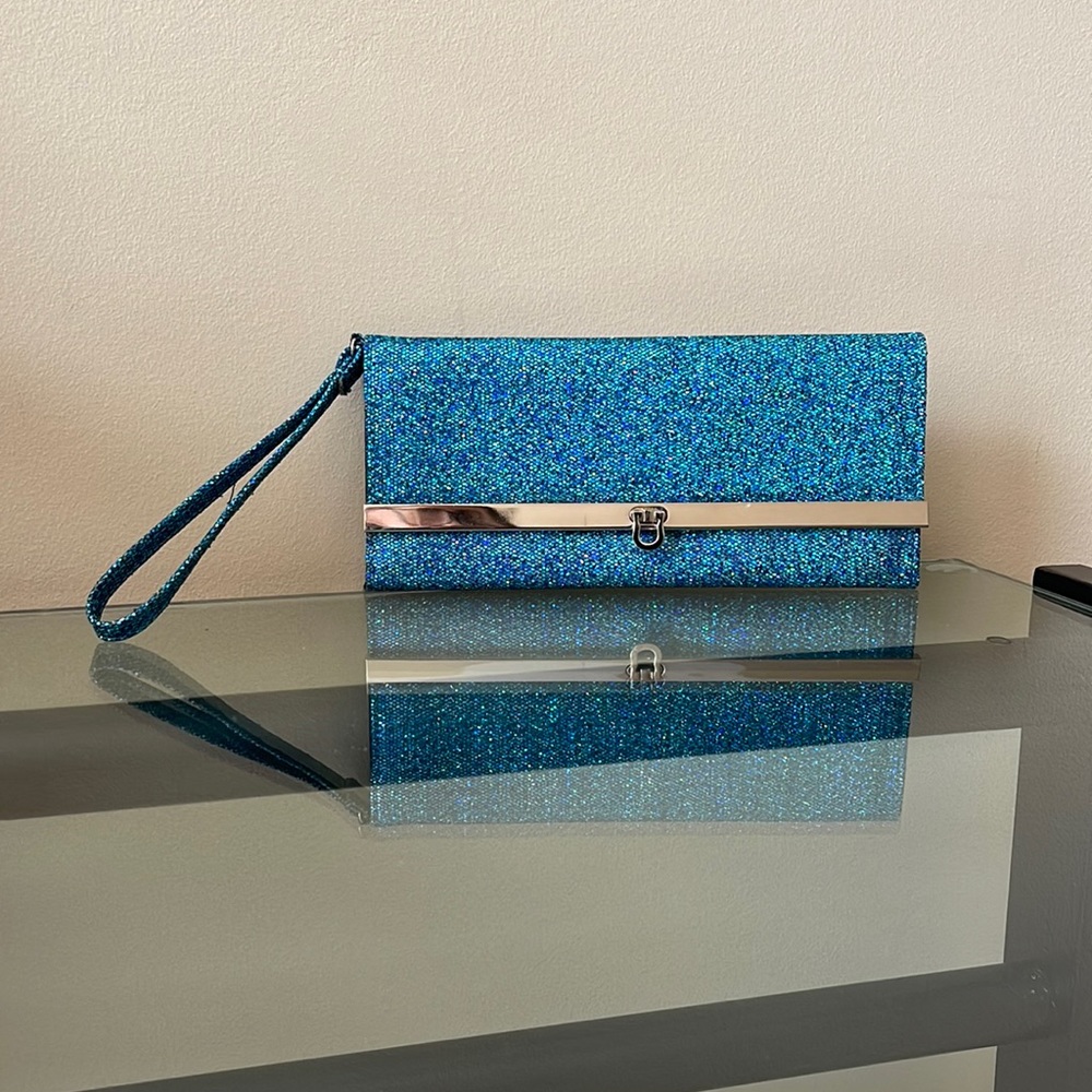 NEW/Mundi Wristlet